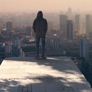 Meet your Posher, Resist